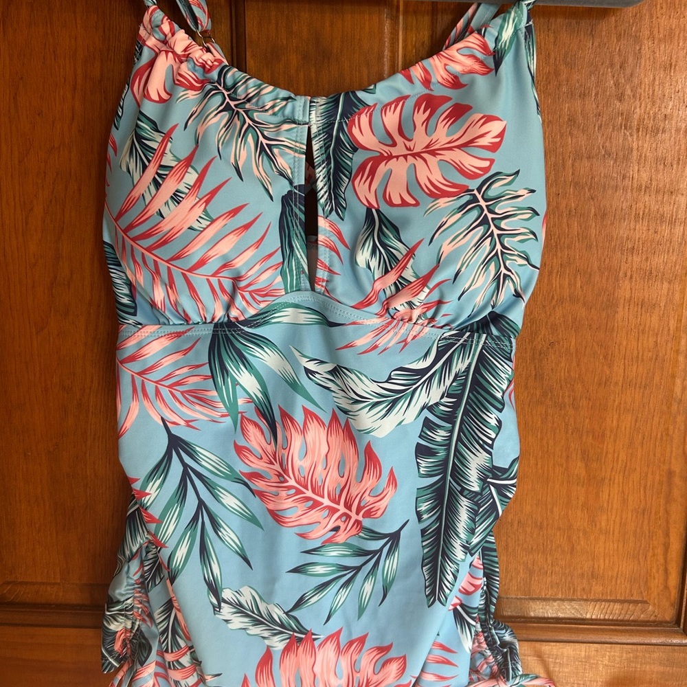 Cupshe Blue and Pink Leaf Print Swimsuit
